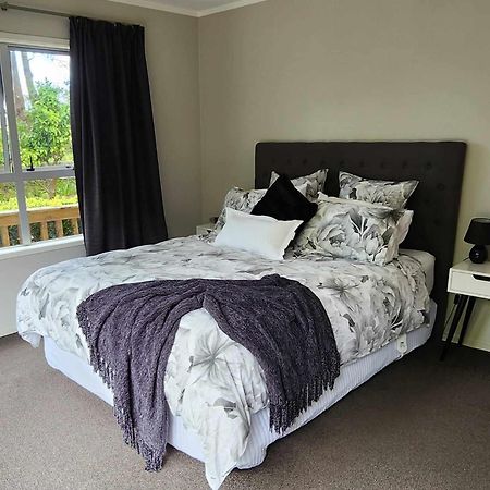 Woodbury Farm Bed & Breakfast Takanini Екстериор снимка
