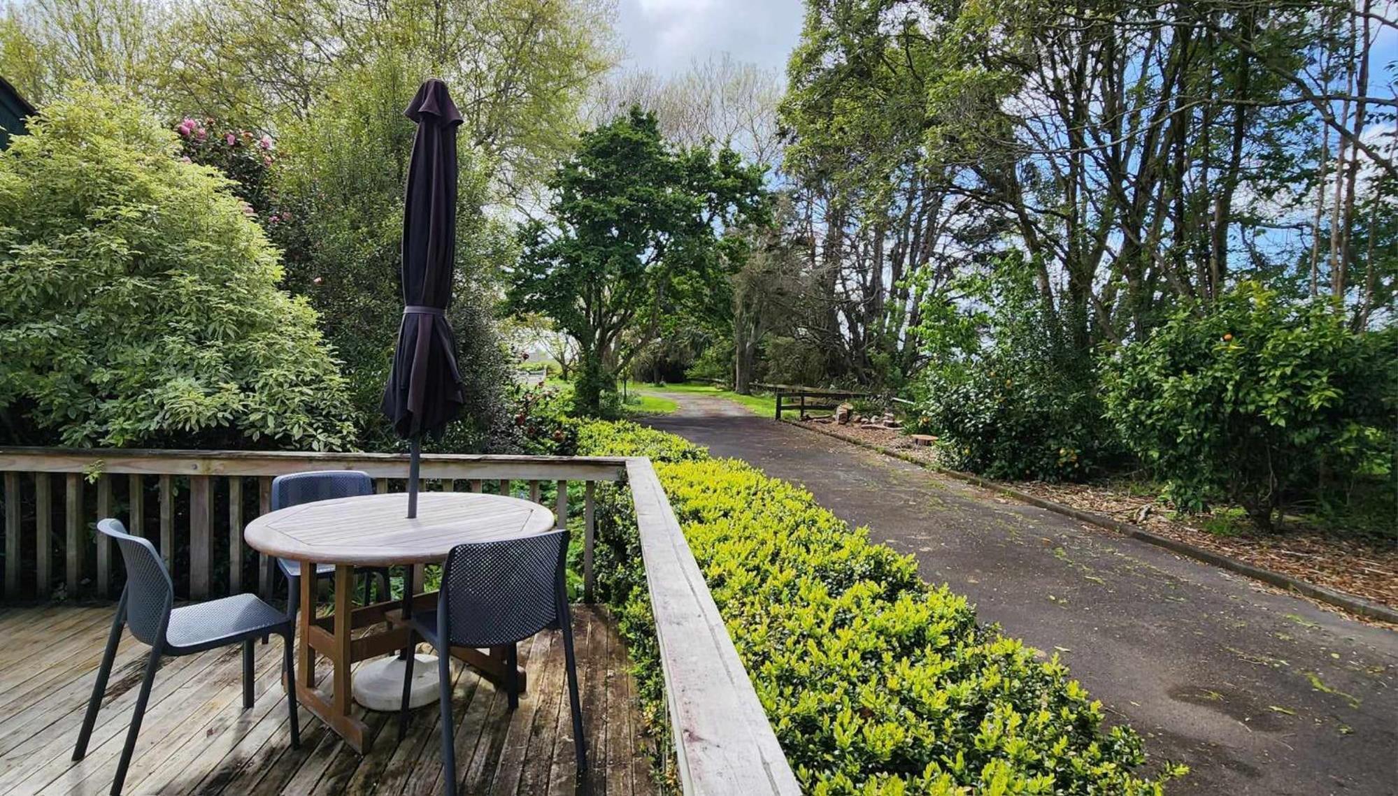 Woodbury Farm Bed & Breakfast Takanini Екстериор снимка